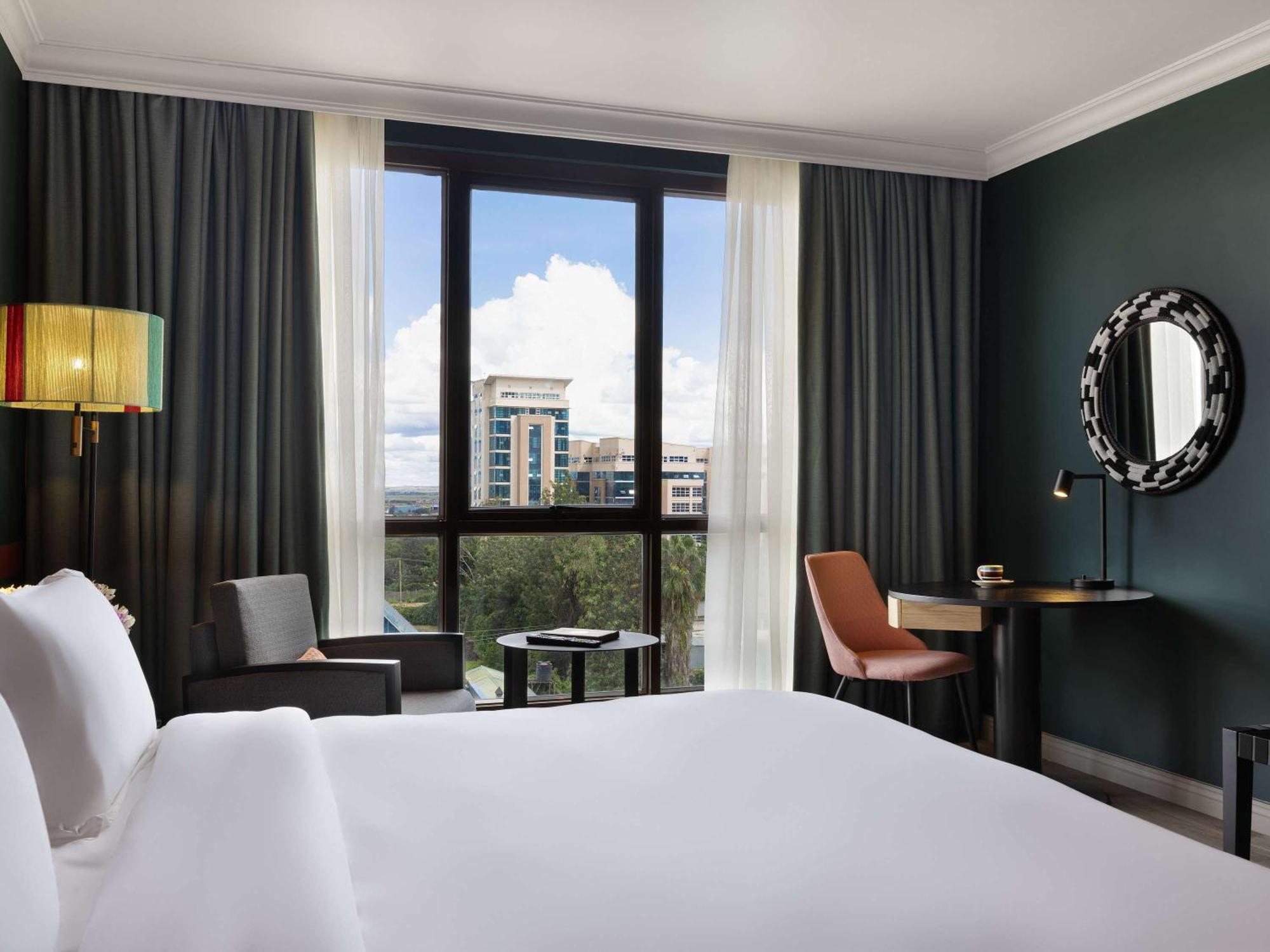 Pullman Nairobi Upper Hill Hotel Exterior photo